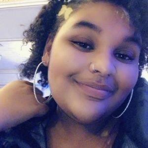 Meet your Posher, Kaila